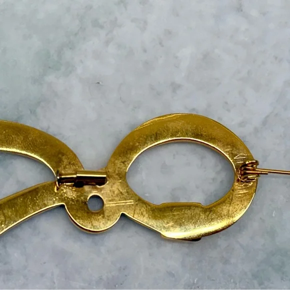 ROBERTA DI CAMERINO Vintage Grandmacore Blue Enamel Gold-Tone Metal Logo Brooch - Picture 13 of 16